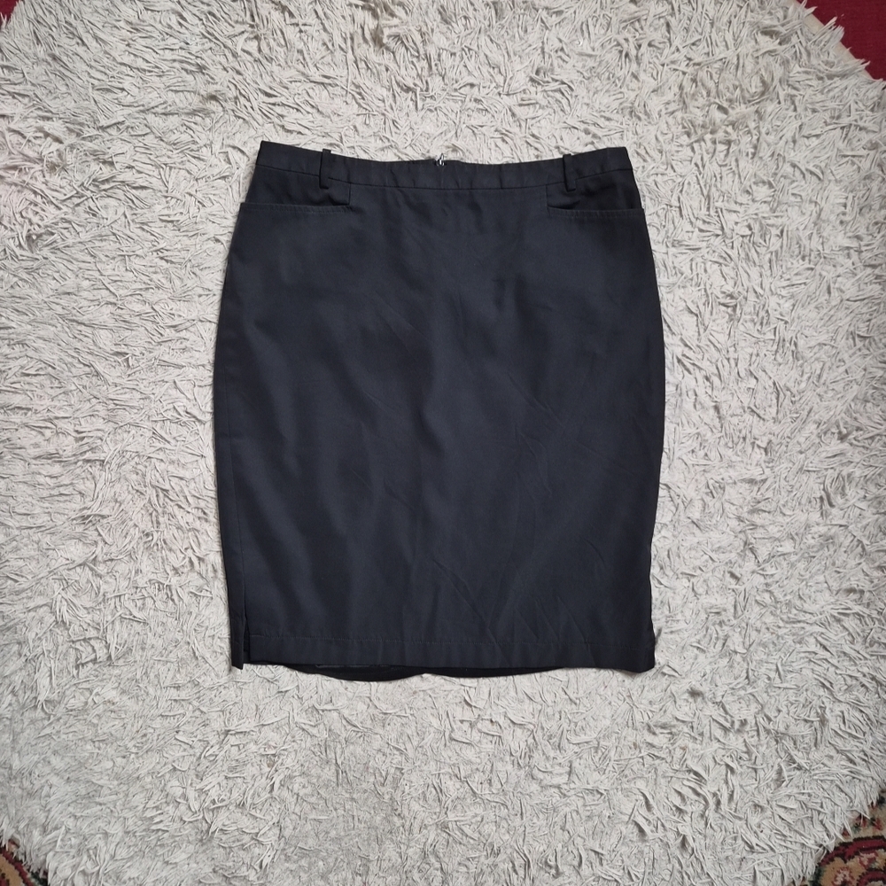 Vintage BCBGMAXAZRIA Skirt Black Pencil Size 8 Y2K Classic Chic Minimalist ✨️💫